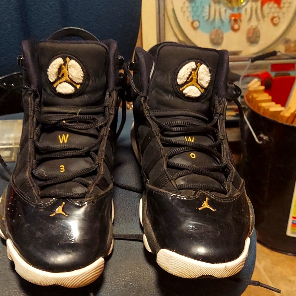 Jordan six rings